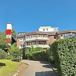 Zur Schoenen Aussicht 3*