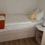 Zur Schoenen Aussicht 3*