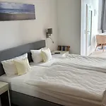 Zur Schoenen Aussicht Hotel 3*