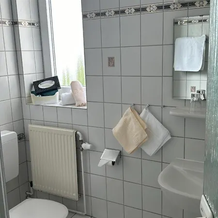 Zur Schoenen Aussicht 3*