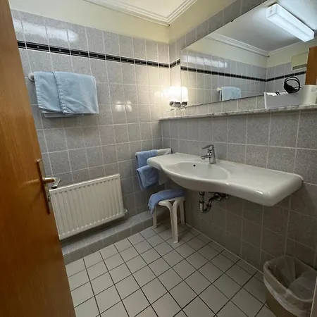 Zur Schoenen Aussicht Hotel 3*