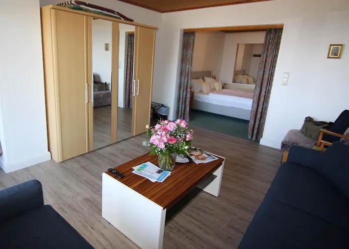 Zur Schoenen Aussicht Hotel 3*