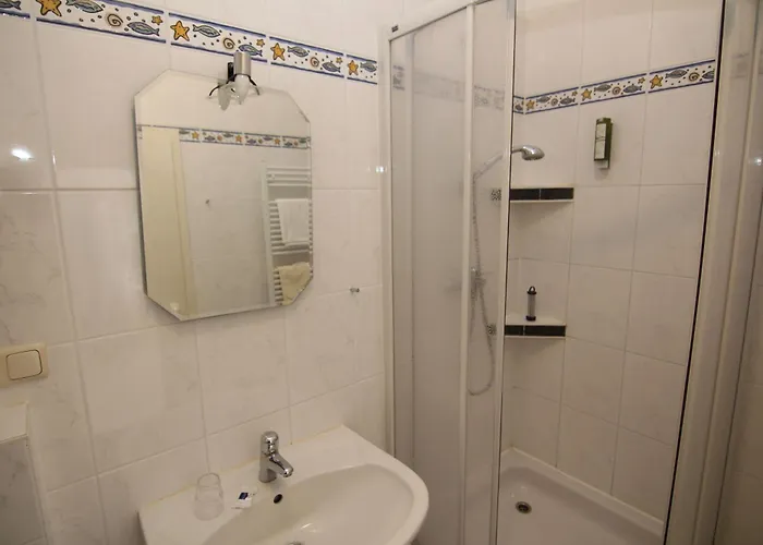 Hotel Zur Schoenen Aussicht 3*