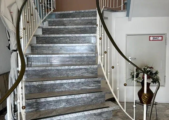 Zur Schoenen Aussicht Hotel