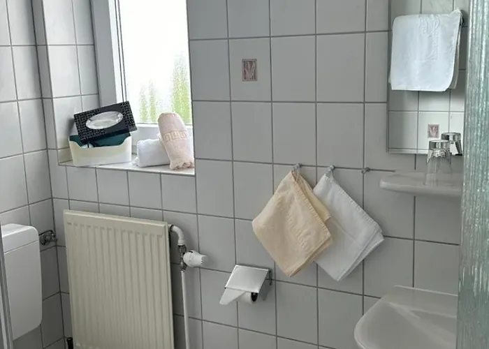 Zur Schoenen Aussicht 3*